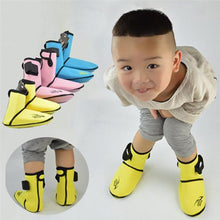 Load image into Gallery viewer, Diving &amp; Swimming Socks for Kids they Keep feet Warm
