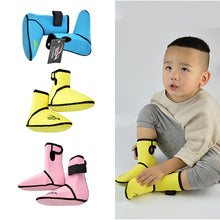 Load image into Gallery viewer, Diving &amp; Swimming Socks for Kids they Keep feet Warm
